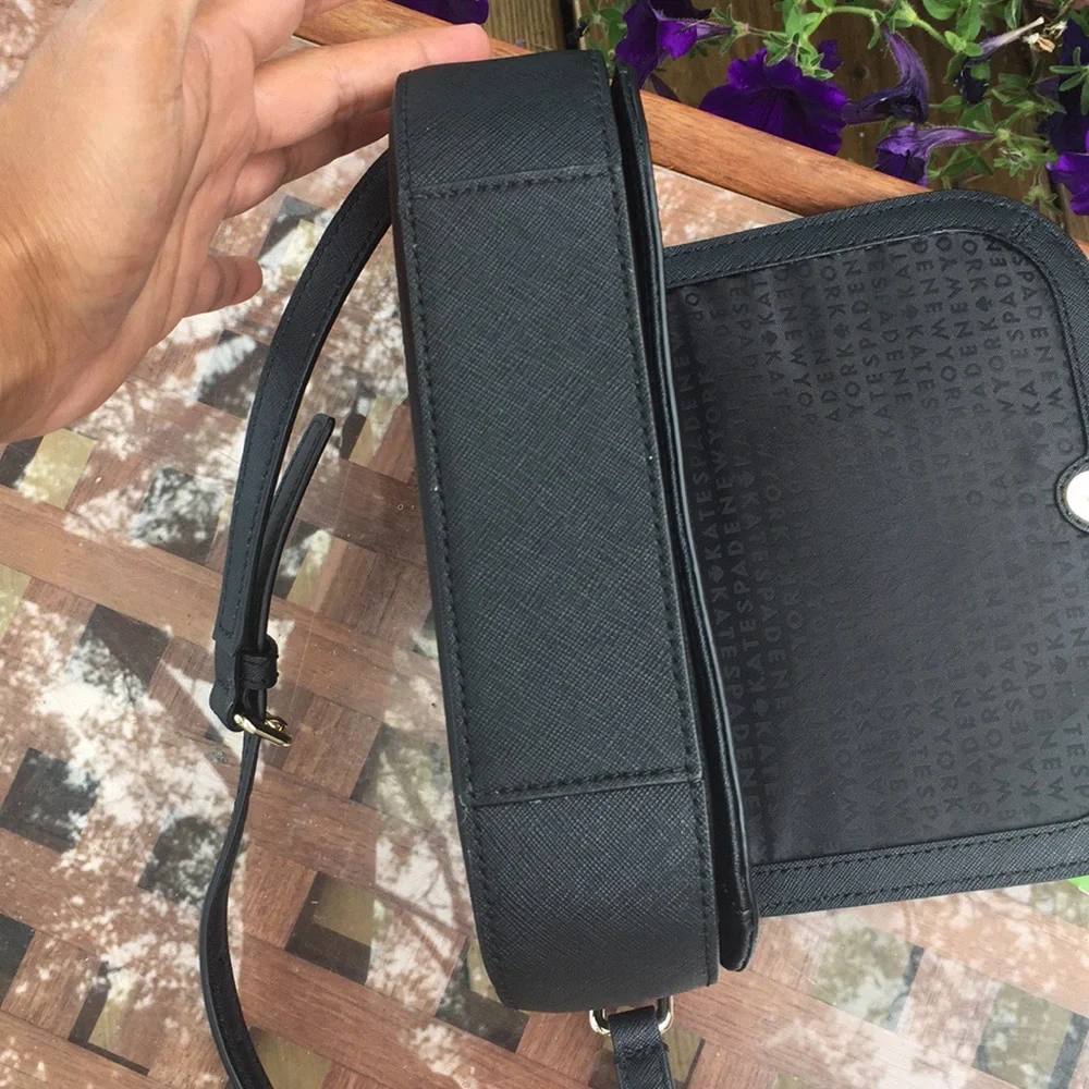 LIKE NEW KATE SPADE CROSSBODY - Picture 11 of 15